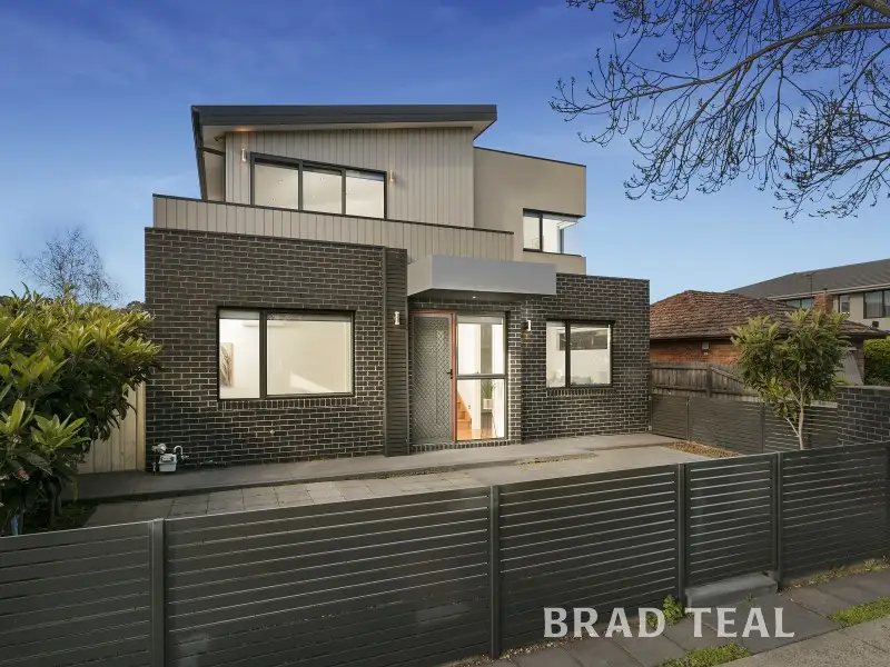 Main view of Homely townhouse listing, 1/28 Bulla Road, Strathmore VIC 3041