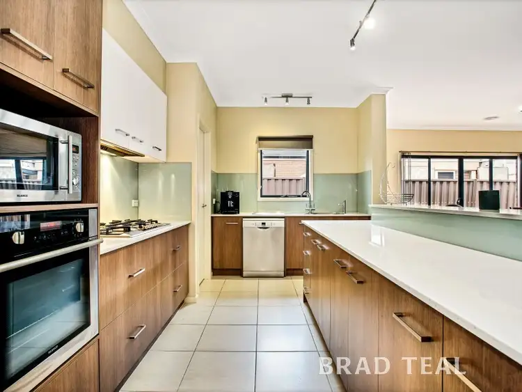 Fifth view of Homely house listing, 10 Ben Avon Court, Taylors Hill VIC 3037