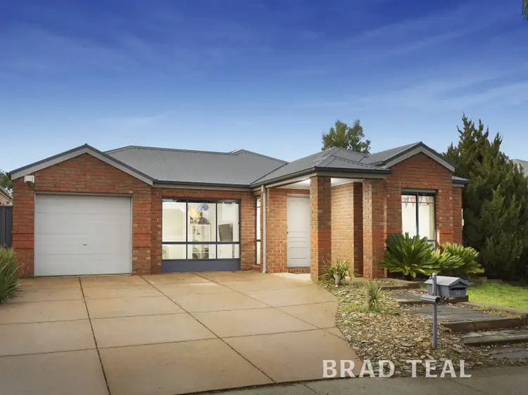 14 Buvelot Crescent, Caroline Springs VIC 3023