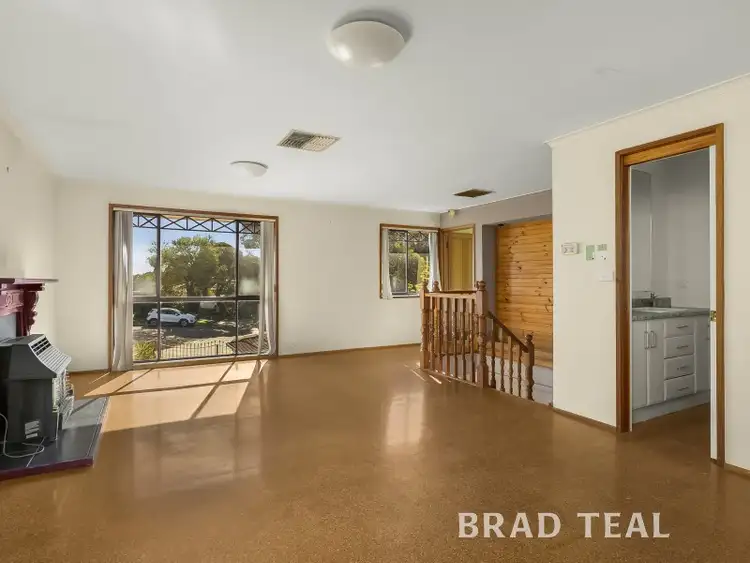 Fifth view of Homely house listing, 10 Oran Close, Keilor Downs VIC 3038