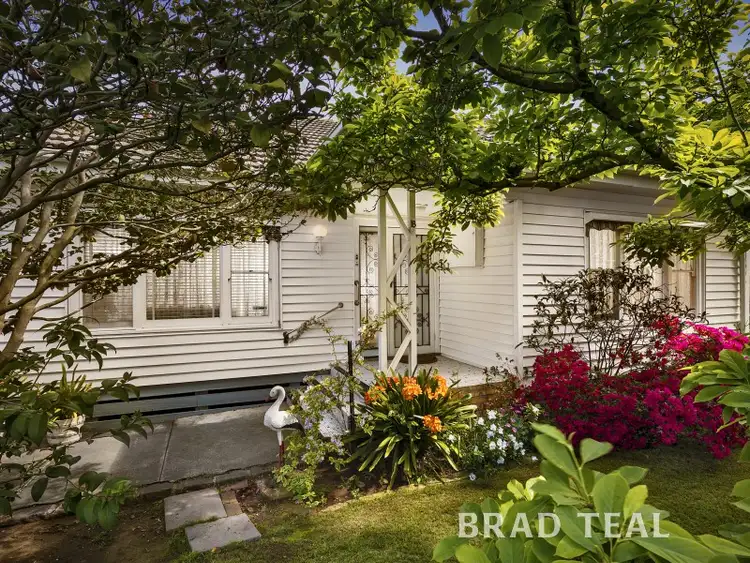 18 Beatrice Avenue, Aberfeldie VIC 3040