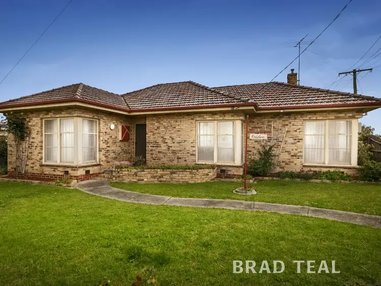 17 McNamara Avenue, Airport West VIC 3042