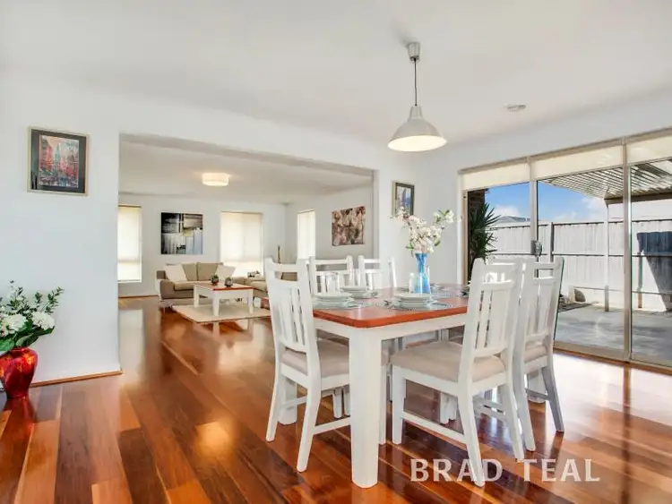 Fifth view of Homely house listing, 4 Cronulla Way, Taylors Hill VIC 3037