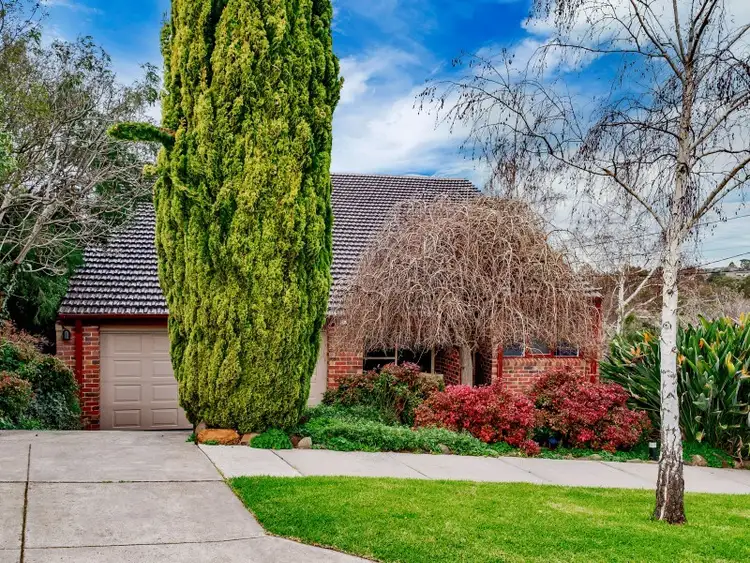 14 Elysee Court, Strathmore Heights VIC 3041