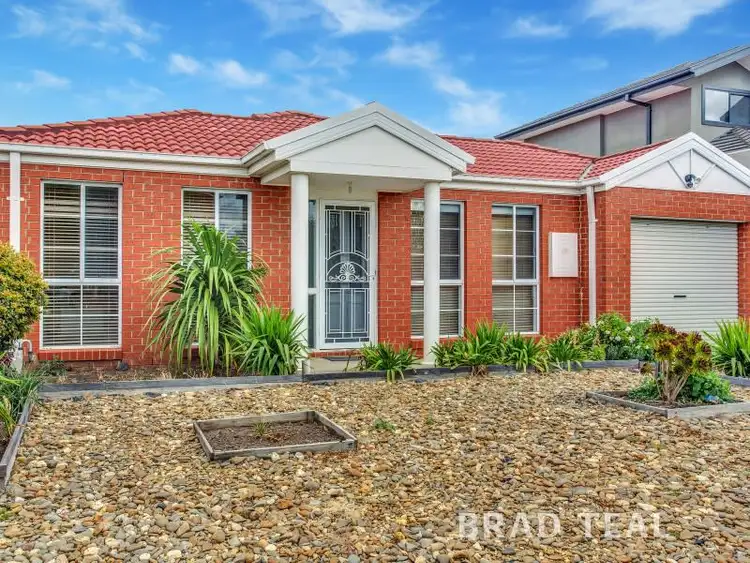 13 Ambridge Grove, Sydenham VIC 3037