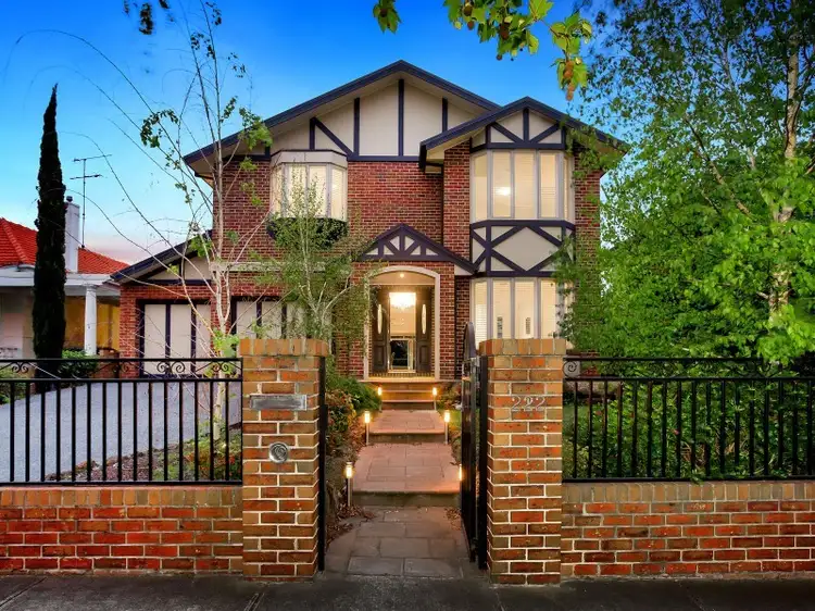 222 Woodland Street, Strathmore VIC 3041