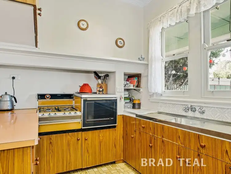 Fifth view of Homely house listing, 2 Kirbister Street, Pascoe Vale VIC 3044