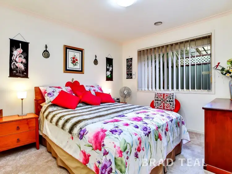 Fifth view of Homely house listing, 1 Mahlan Close, Hillside VIC 3037