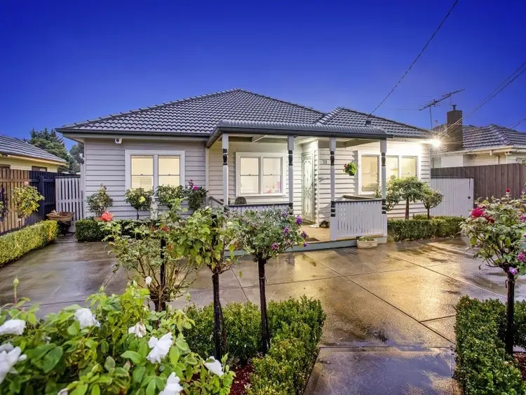 27 Skewes Street, Avondale Heights VIC 3034
