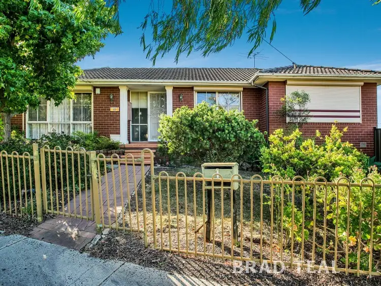 1 Forest Court, Gladstone Park VIC 3043