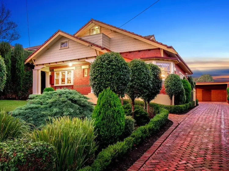 90 Woodland Street, Strathmore VIC 3041