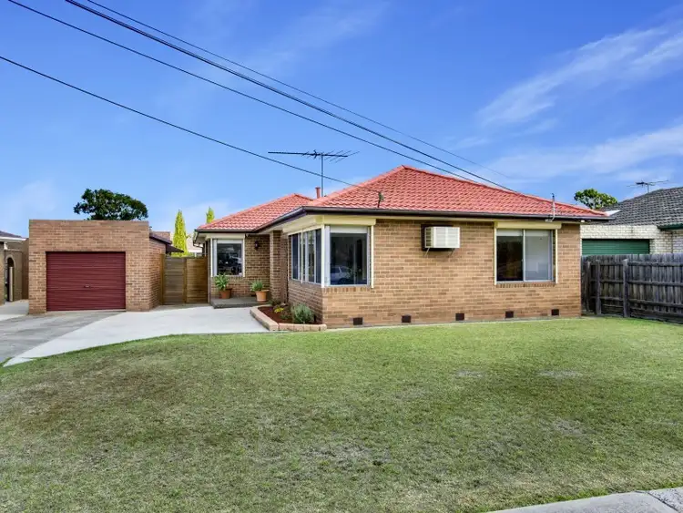 21 Hall Road, Gladstone Park VIC 3043