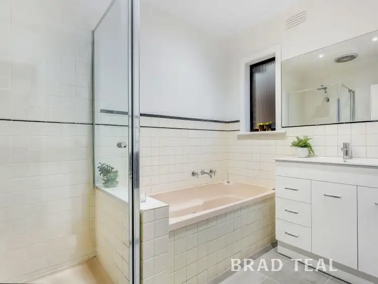 Fifth view of Homely house listing, 2 Bettina Court, Ascot Vale VIC 3032