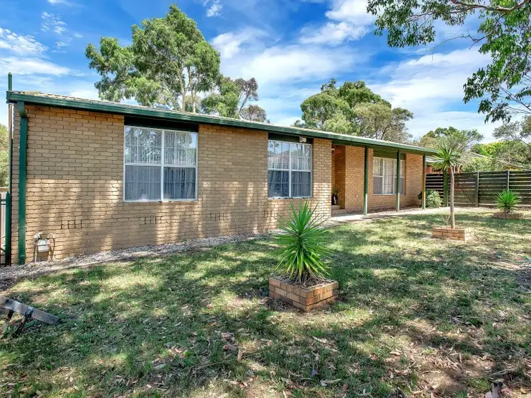 27 Menzies Drive, Sunbury VIC 3429