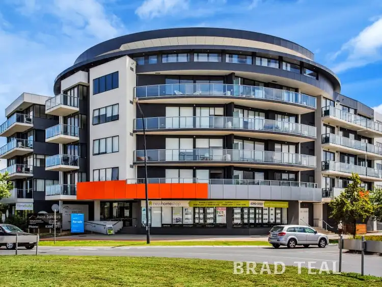 15/1 Woodward Way, Caroline Springs VIC 3023