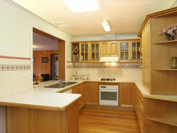 Sixth view of Homely house listing, 1 Oakwood Close, Gisborne VIC 3437