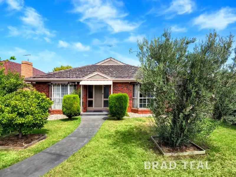 Main view of Homely unit listing, 1/37 Roland Avenue, Strathmore VIC 3041