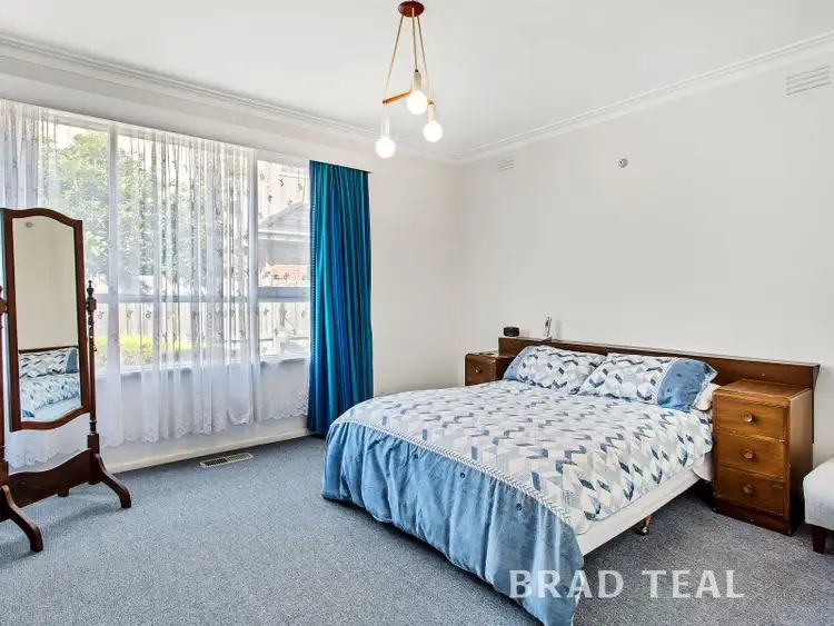Fifth view of Homely house listing, 3 Brosnan Crescent, Strathmore VIC 3041