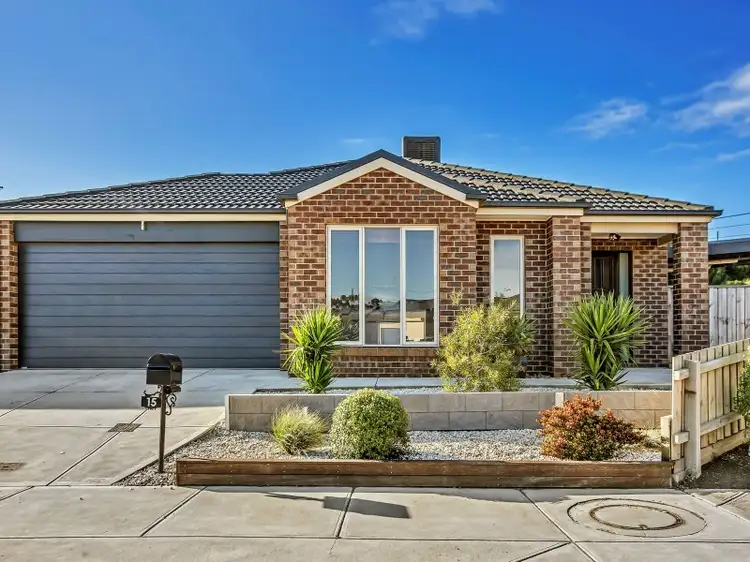 15 Universal Court, Diggers Rest VIC 3427