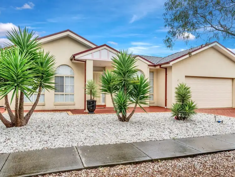 17 Tarago Terrace, Taylors Hill VIC 3037