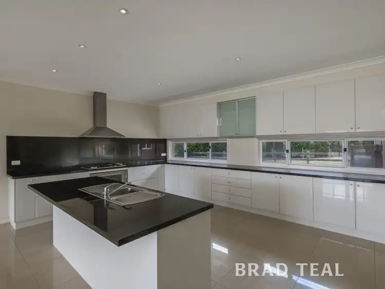 Fifth view of Homely house listing, 14 Sauvignon Court, Sunbury VIC 3429