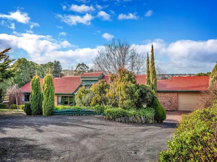 90 Skyline Drive, Gisborne VIC 3437