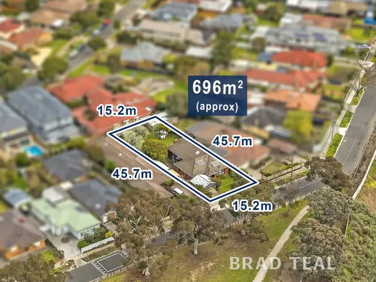 27 First Avenue, Strathmore VIC 3041