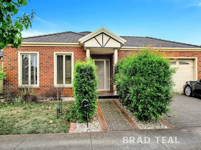 Main view of Homely house listing, 5 Barlow Close, Caroline Springs VIC 3023