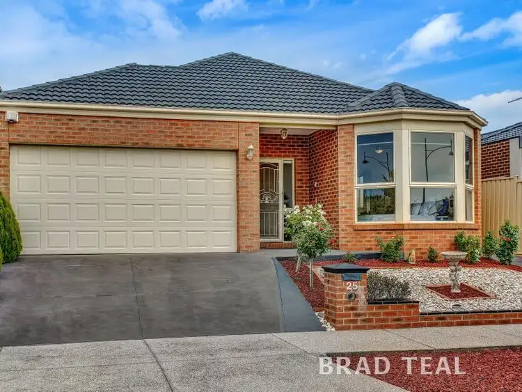 25 Broadway, Caroline Springs VIC 3023