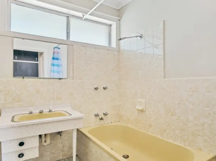 Sixth view of Homely apartment listing, 5/8 Violet Street, Essendon VIC 3040