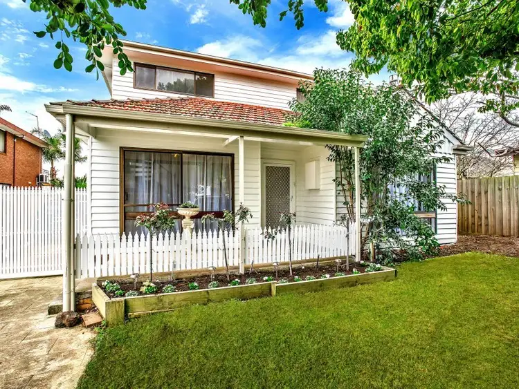 19 Magdalen Street, Pascoe Vale South VIC 3044
