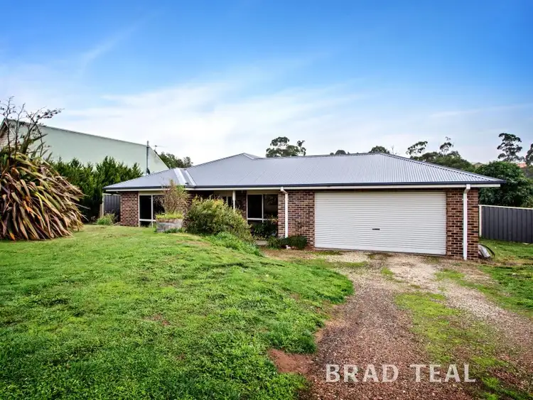 14 Muir Court, Romsey VIC 3434
