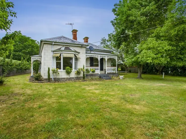 6 Howey Street, Gisborne VIC 3437