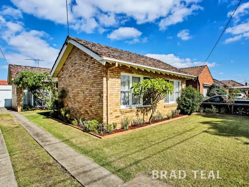 Main view of Homely house listing, 33 Ward Grove, Pascoe Vale South VIC 3044