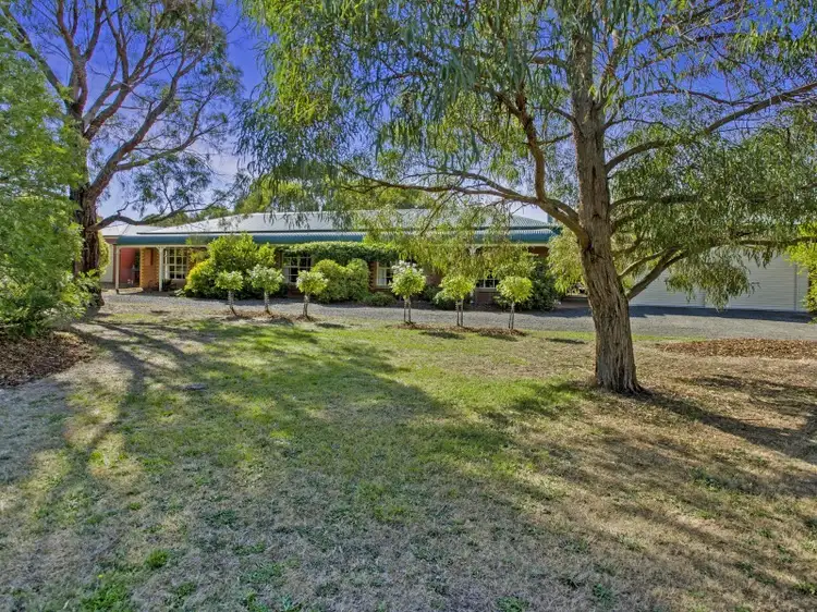 11 Fowler Court, Gisborne VIC 3437