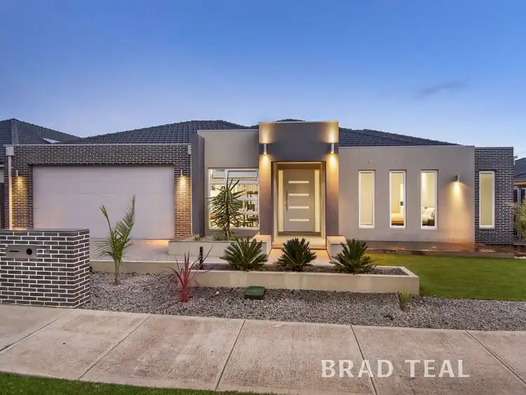 4 Bronte Way, Taylors Hill VIC 3037