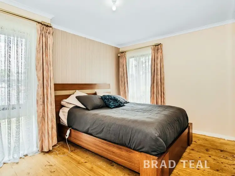 Fifth view of Homely house listing, 10 Barina Close, Keilor Downs VIC 3038