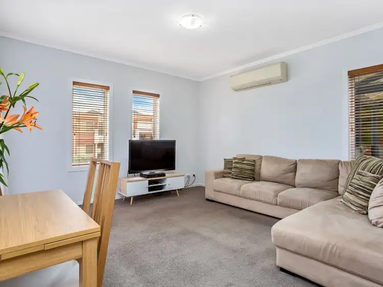 11/2 Newmarket Way, Flemington VIC 3031