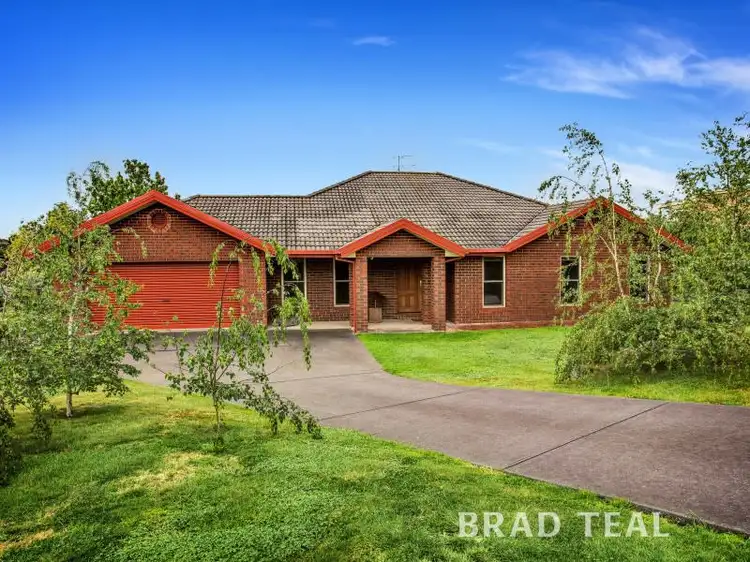 11 Kurung Court West, Gisborne VIC 3437