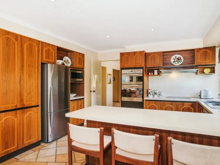 Fifth view of Homely house listing, 9 Glenscott Crescent, Strathmore Heights VIC 3041