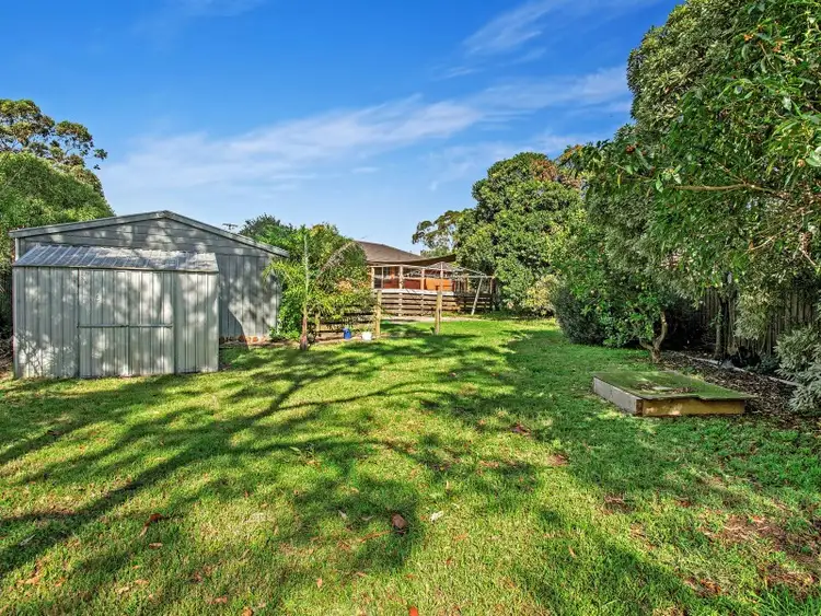 Sixth view of Homely house listing, 10 Ronald Court, Sunbury VIC 3429