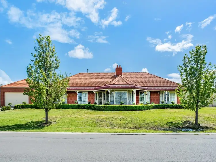 2 Parklea Court, Sunbury VIC 3429