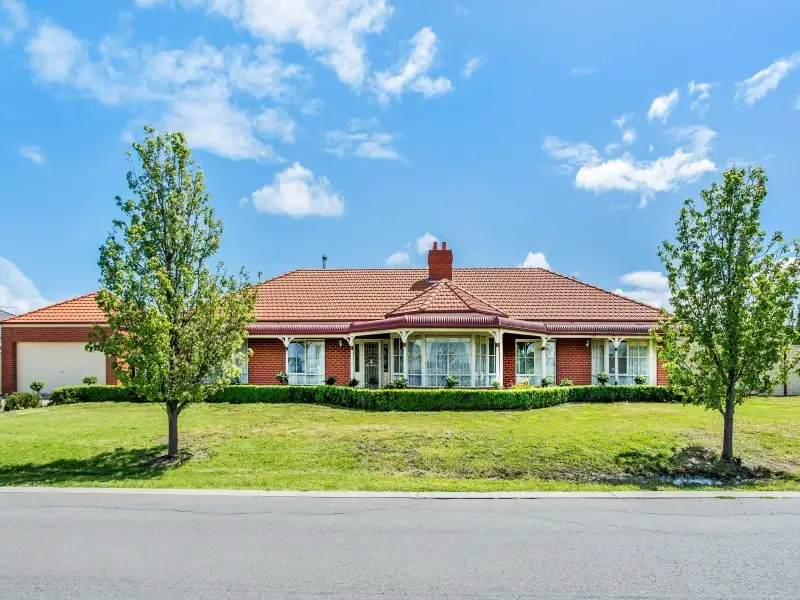 Main view of Homely house listing, 2 Parklea Court, Sunbury VIC 3429