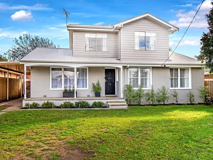 7 Lindsay Avenue, Sunbury VIC 3429
