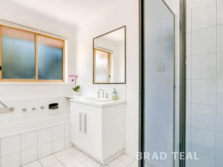 Fifth view of Homely house listing, 2 Hatton Court, Sydenham VIC 3037