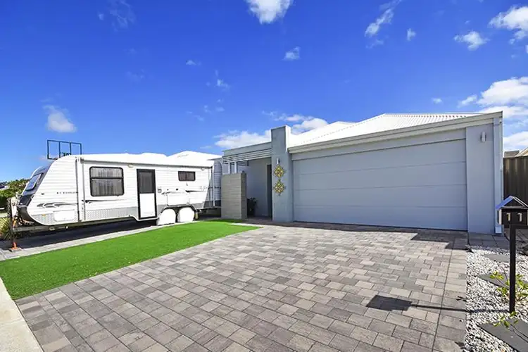 11 Alverda Parade, Aveley WA 6069