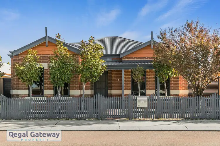 19 Tranquil Gardens, Atwell WA 6164