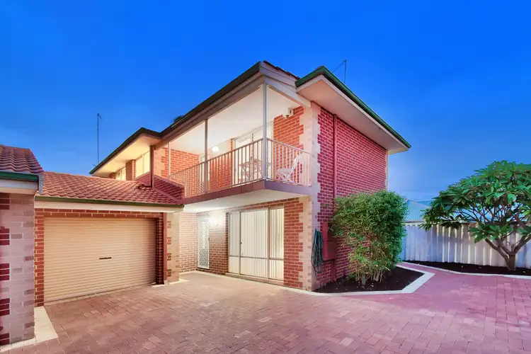 4/11 Albemarle Street, Scarborough WA 6019
