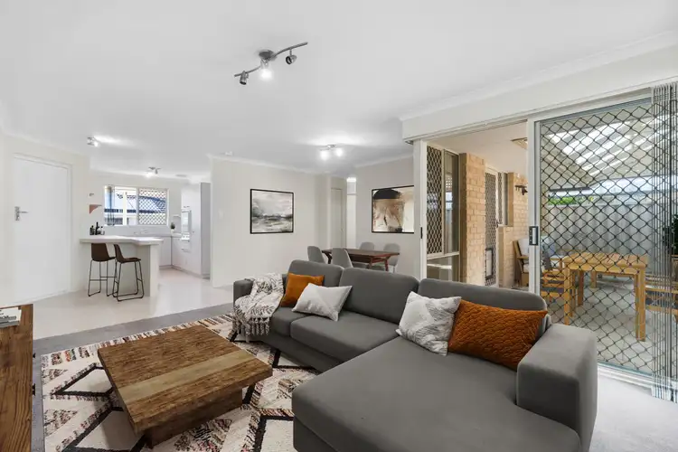 2/69 Wahroonga Way, Greenwood WA 6024