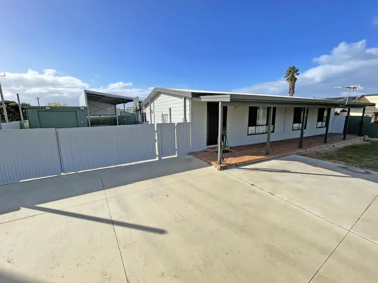 1 Camelia Crescent, Castletown WA 6450